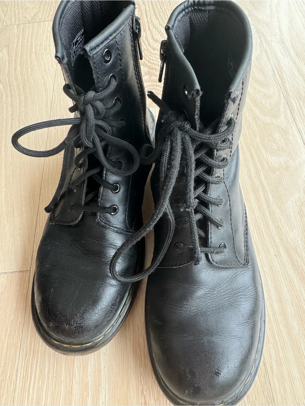 Dr. Martens Women's Black Leather Lace-Up Boots size 5